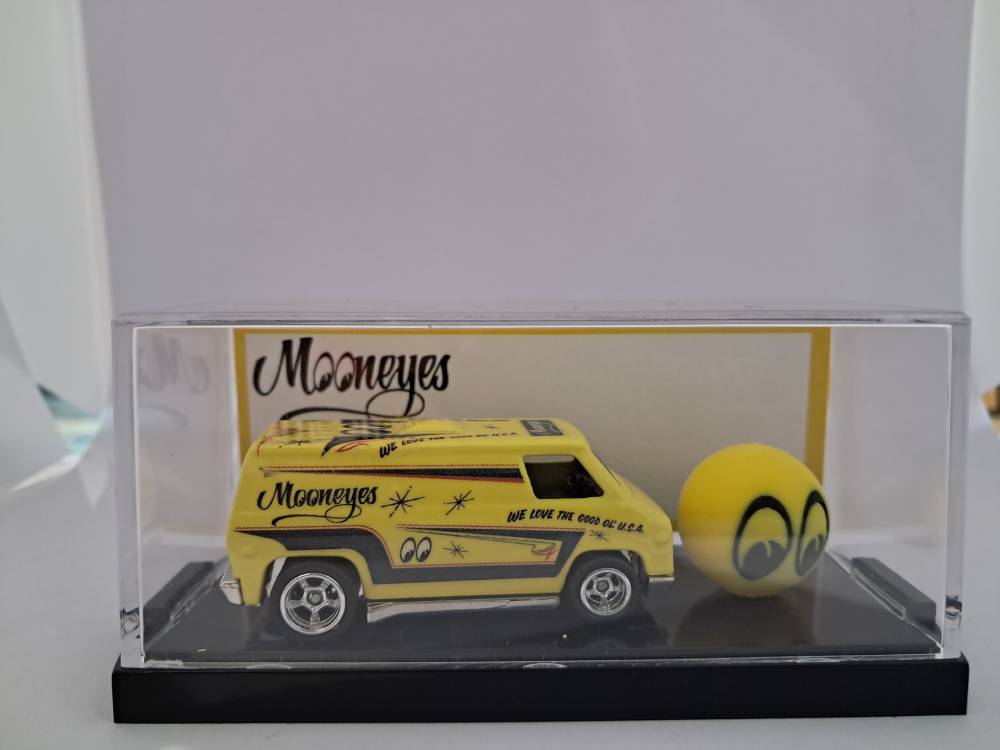 Mooneyes Delivery Van - Yellow - CS Customs