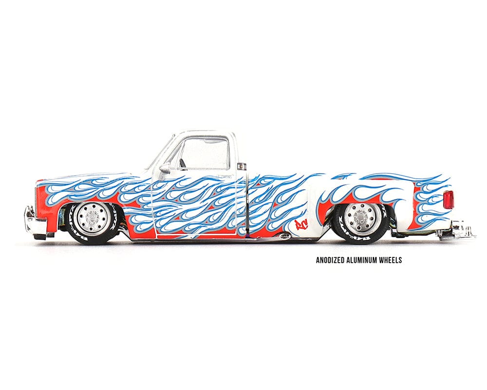 KHMG157 Chevrolet Silverado Dually on Fire V2