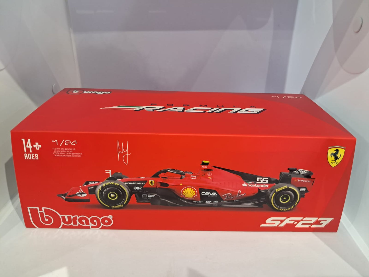F1 Racing Ferrari SF-23 #55 2023 Carlos Sainz with Case - Burago 1:24