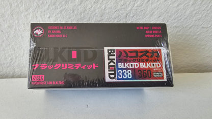 KHMG166 338/350 Nissan Skyline 2000GT-R (KPGC10) Kaido Works Black Limited with License Plate pin and Coval Case