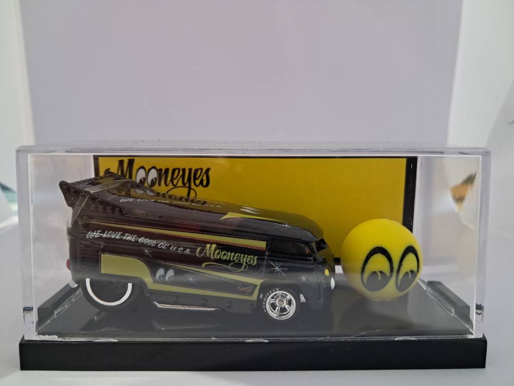 Mooneyes Dragbus - Black  - CS Customs