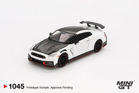 MGT01045 BL Nissan GT-R Nismo 2024 Brilliant White Pearl