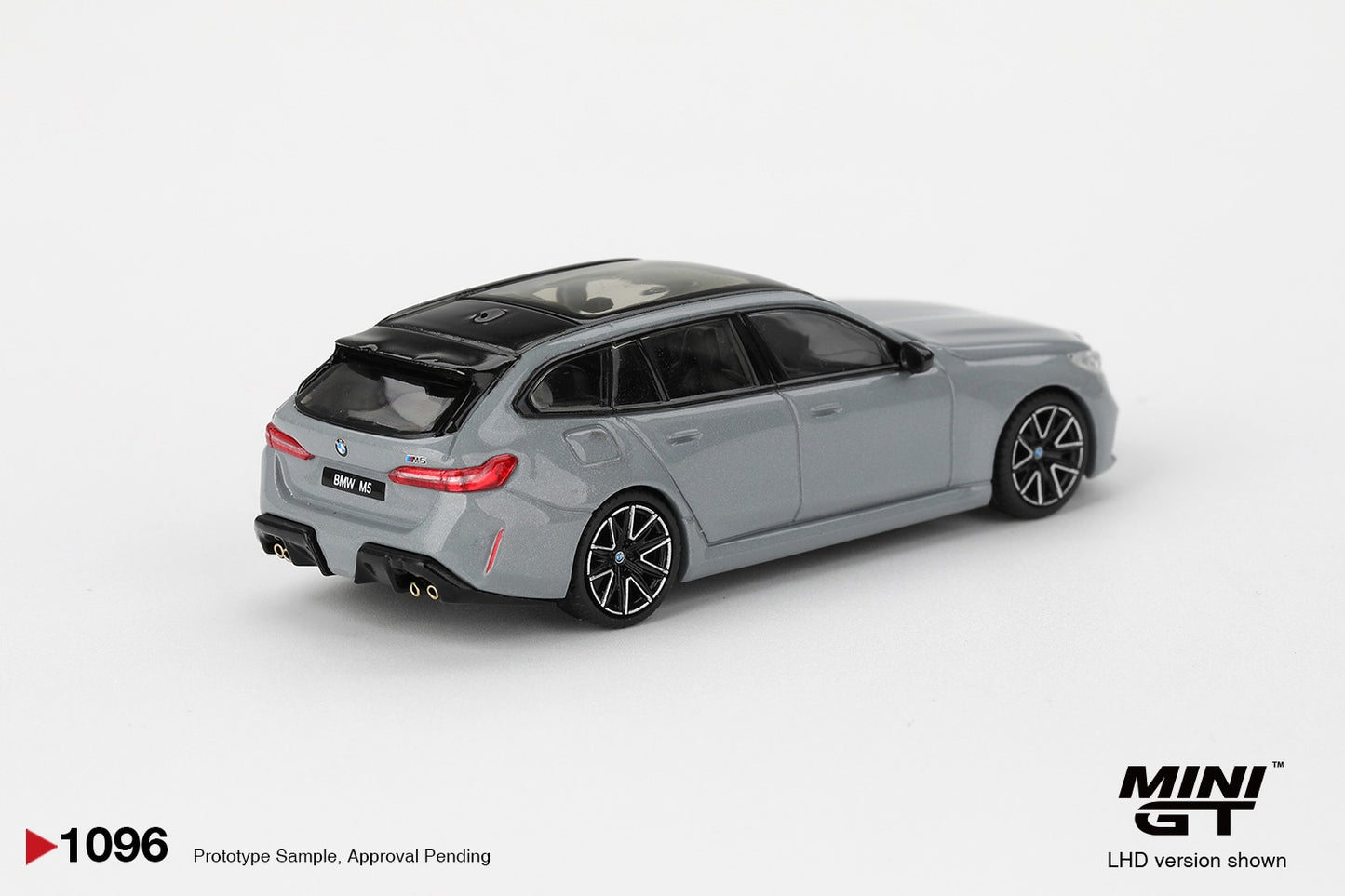 MGT01096 BX-R BMW M5 Touring (G99) Brooklyn Grey Metallic