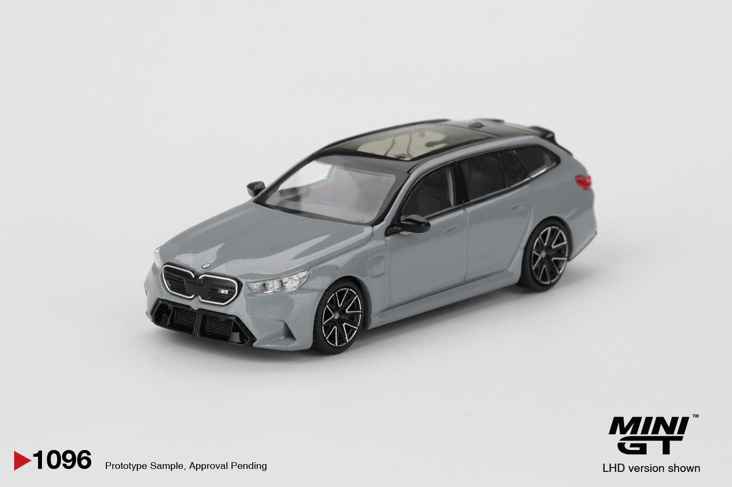 MGT01096 BX-R BMW M5 Touring (G99) Brooklyn Grey Metallic