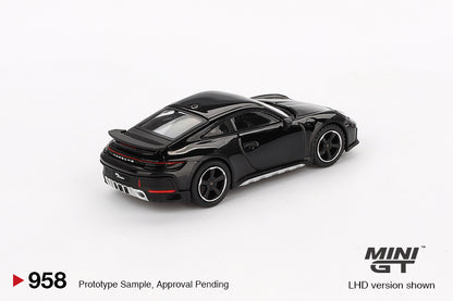 MGT00958 BL Porsche 911 Dakar Black