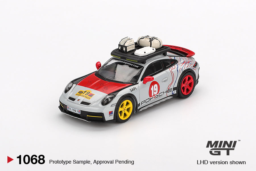 MGT01068 BL Porsche 911 Dakar "Uncle Rally" - MiniGT 1:64